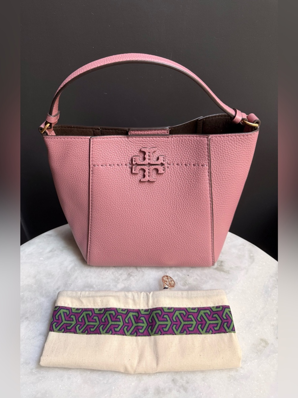 Tory Burch Small McGraw Satchel
Pink Pebbled Top Detachable
Strap +Dust bag